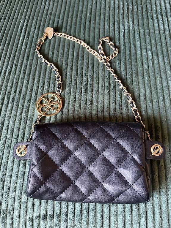 Borse da donna: Petit sac Guess – Usato da La Tour-de-Peilz venduto da mar_vgz2 1