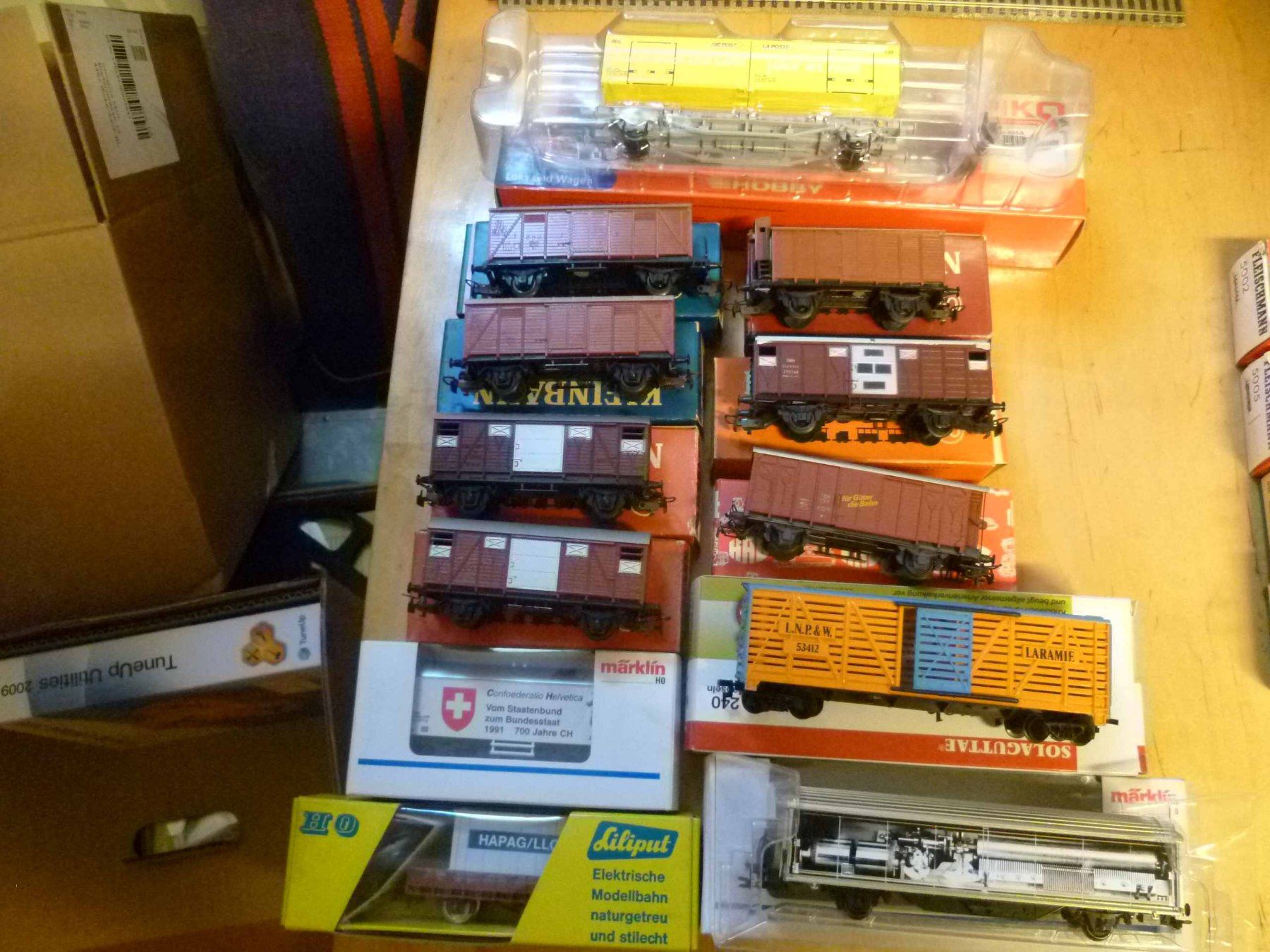 Modelleisenbahnen: Lot Güterwagen 12 Stk. H0 DC – Gebraucht aus Rickenbach BL von umro11