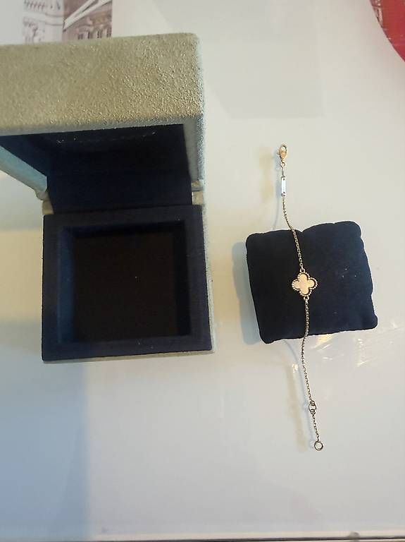 Armbänder & -reifen: Bracelet, Alhambra, Van Cleef & Arpels  – Neu und originalverpackt aus Petit-Lancy von Rah4 2
