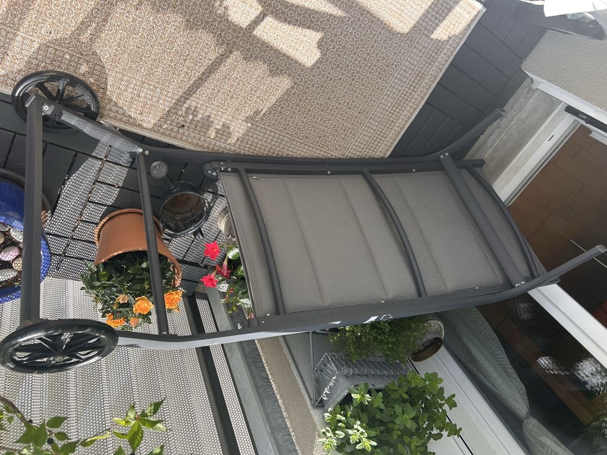 Sedie a sdraio: robuster Liegestuhl grau mit Polster beige – Usato da Zürich venduto da viv75 4