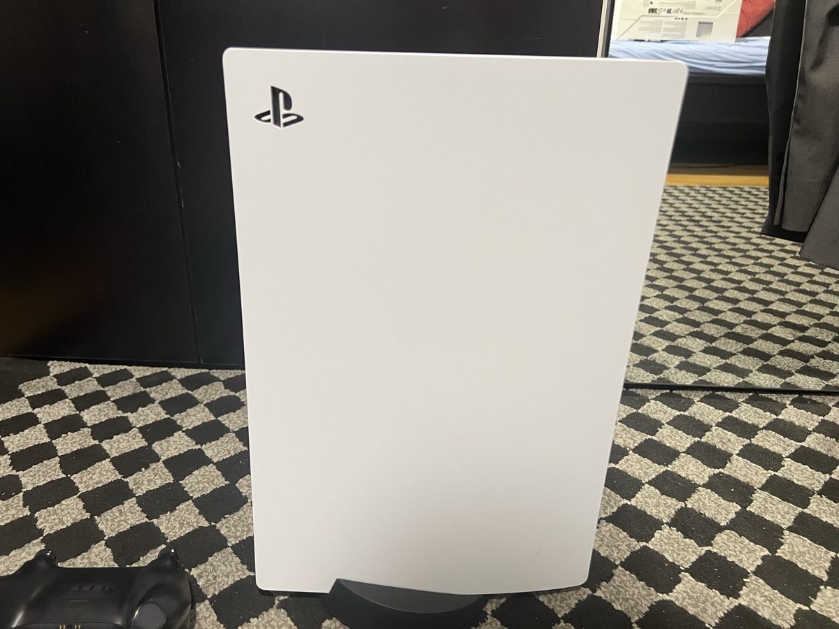 Sony Konsolen: PlayStation 5 . PS5 – Gebraucht aus Zürich von admiraal7 1