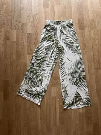 Palazzo-Hose mit Palmblattmuster - Grösse xs - Sommerlich!
