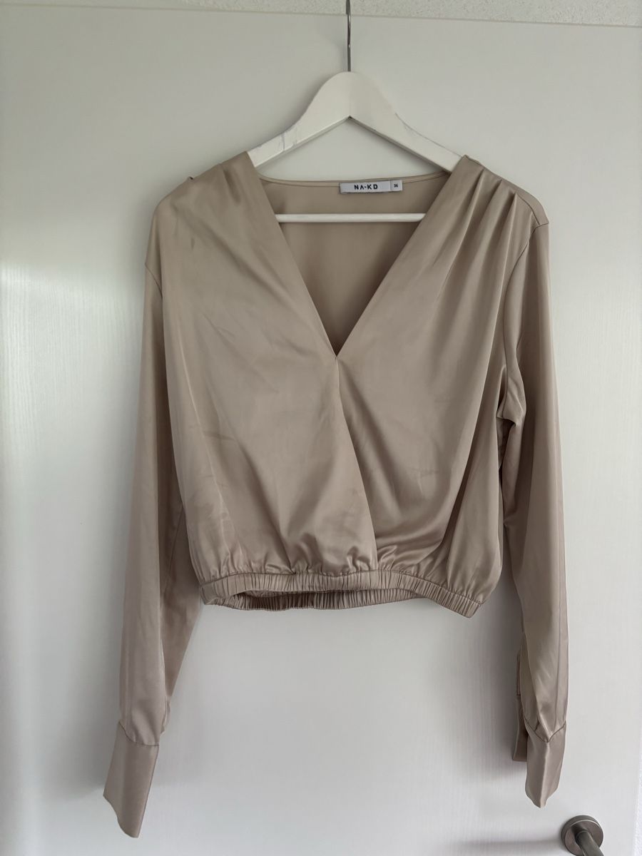 Na-kd Blusen: Blouse Na-KD beige – Gebraucht aus Zürich von mps_9cp7