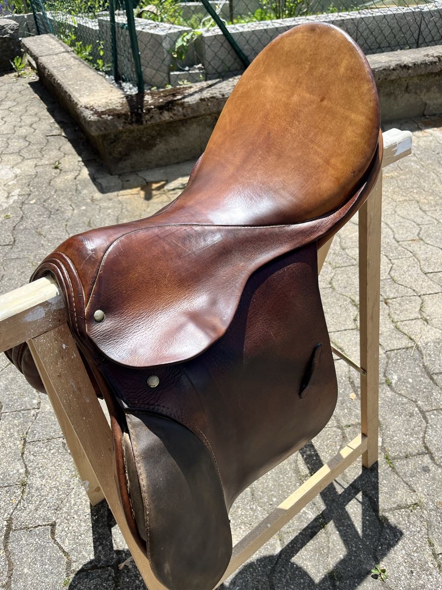 Selle & Accessori: Stübben Sattel gebraucht – Usato da Welschenrohr venduto da Aloe2