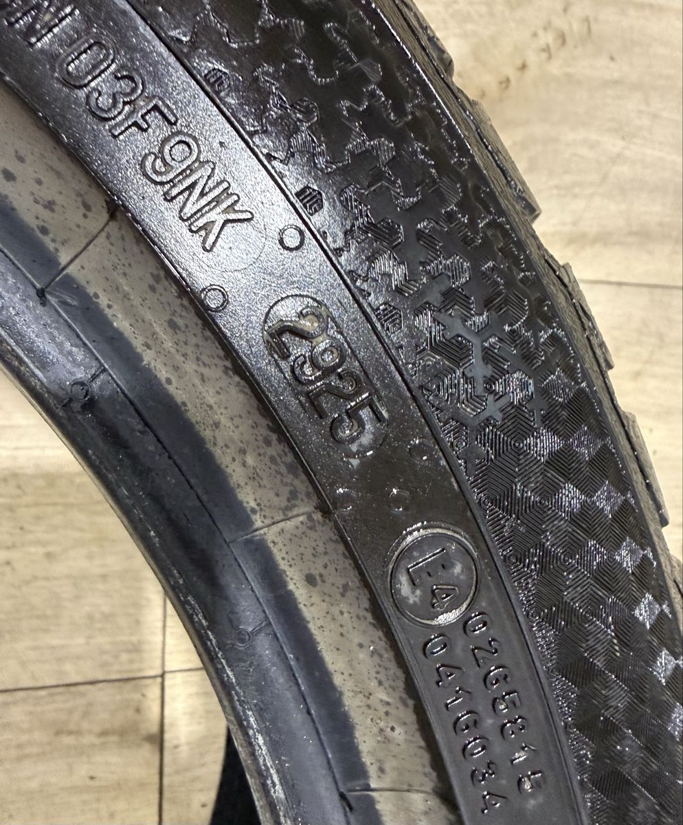 Pneus & Roues: 225/45/17 – D'occasion à Gisikon par SKR-F10 4