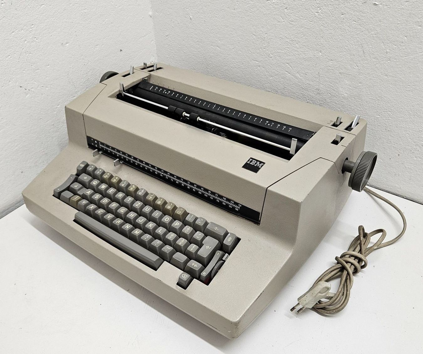 IBM Macchine da scrivere: IBM Schreibmaschine / Abhol. 8001 ZH / 9503 TG oder Versand – Difettoso da Stehrenberg venduto da AB-C
