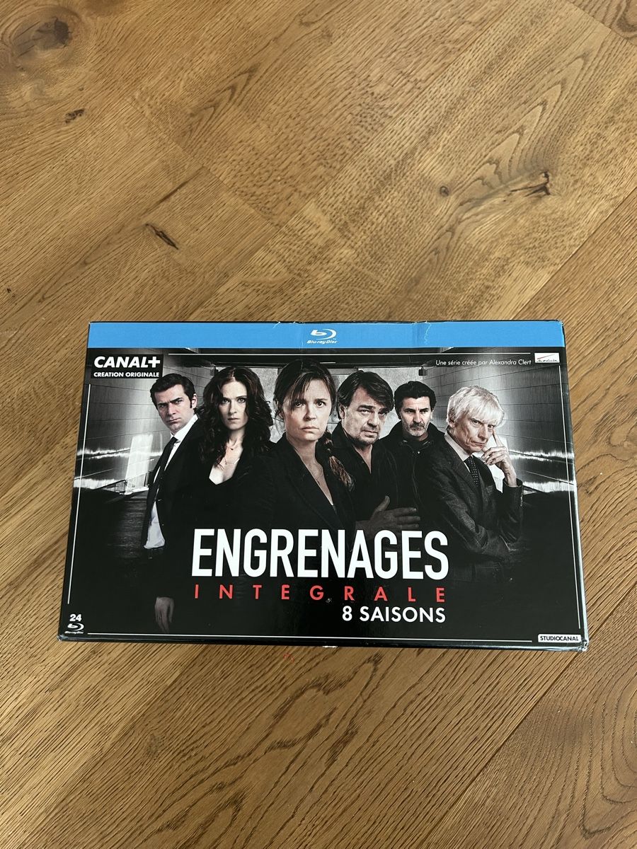 Alle DVDs: DVD série Engrenages Saison 1 à 8 – Gebraucht aus Bern von rakuten73