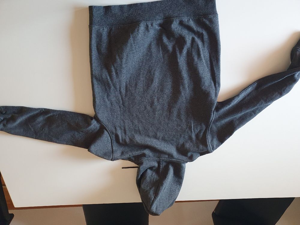 H&M Pulls & Sweat-shirts: Pullover mit Kapuzi Marke HM Grösse XS – D'occasion à Rothenburg par PHSKC 5