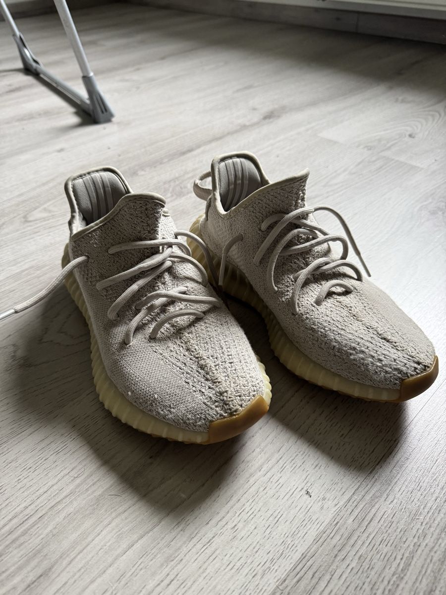 Herrenschuhe: Yeezy Boost 350 V2 – Neu (gemäss Beschreibung) aus Les Verrières von chl_5bnz