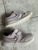 Nike Turnschuhe 25