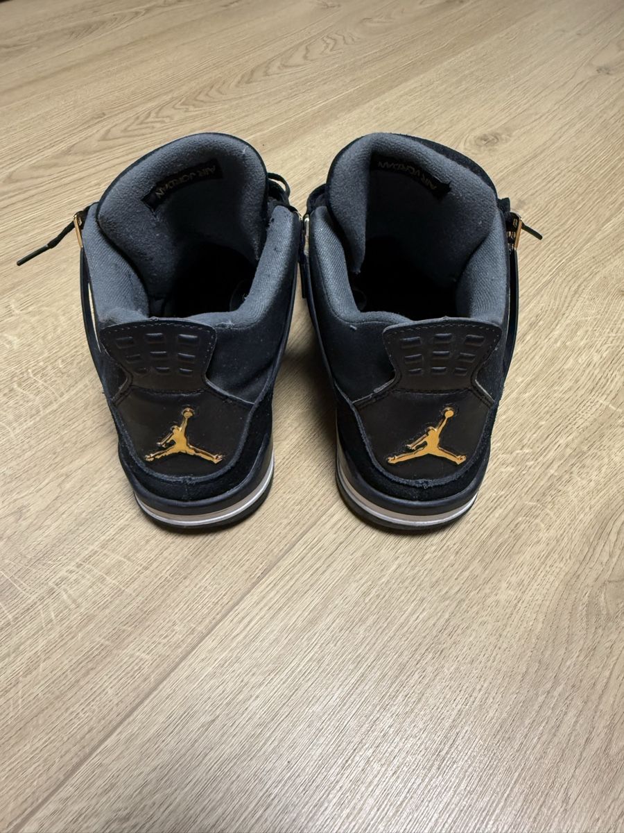Scarpe da uomo: Air Jordan 4 Royalty – Usato da Echandens venduto da Milos.24 2
