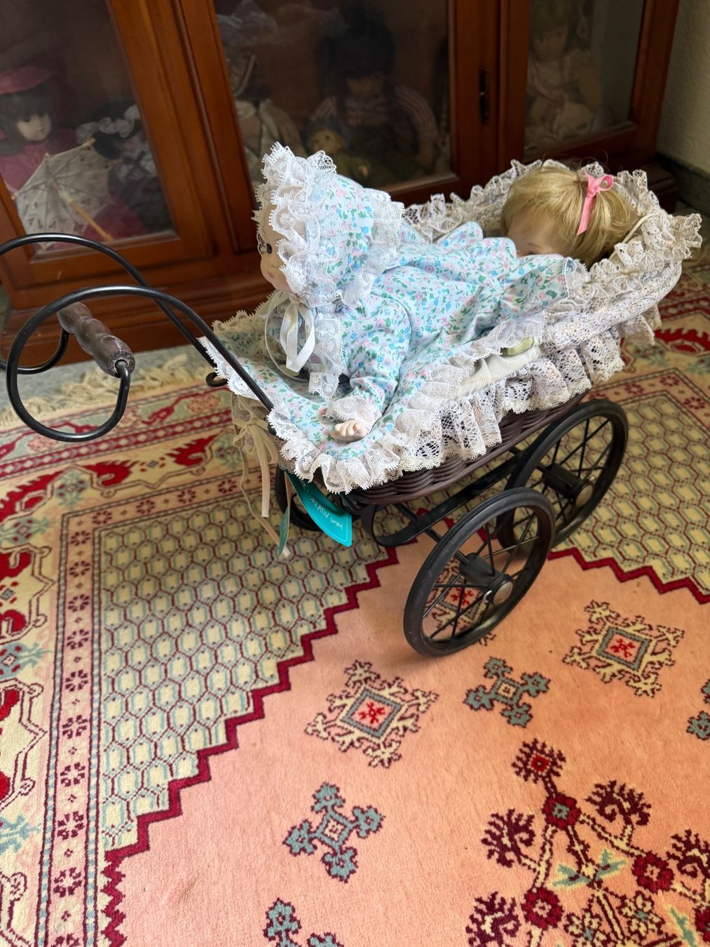 Bambole: Vitrine, Puppen, Puppenwagen – Usato da Grellingen venduto da syno28 4