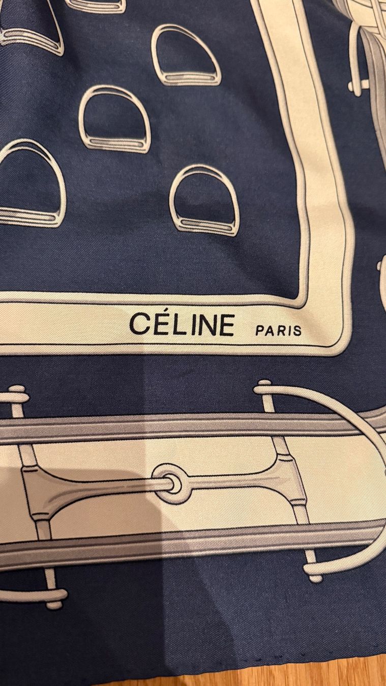 Celine Foulards, Tücher & Schals: Original Klassisch Celine Seidentuch Schal zeitlos Farben – Gebraucht aus Faulensee von Liebes_Kind_2019 1