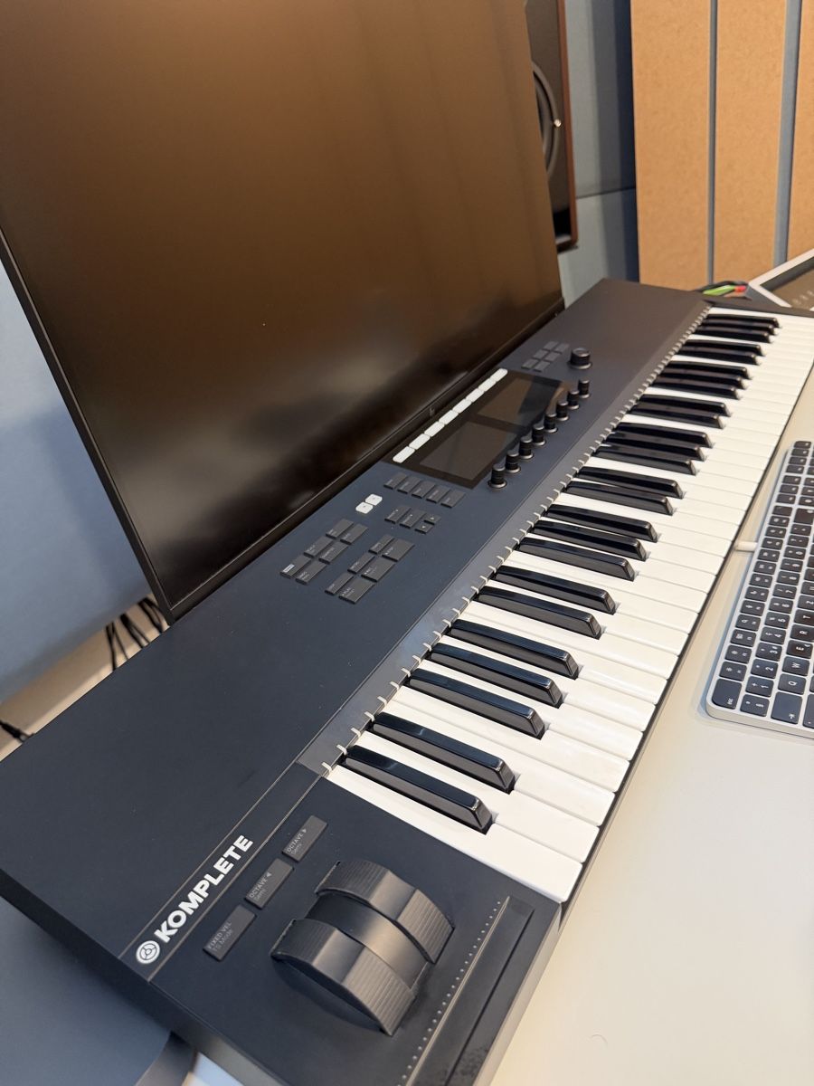 Native Instruments Strumenti musicali: Native Instruments Komplete Kontrol S61 MK2 Keyboard – Usato da Zürich venduto da elle_elle 2