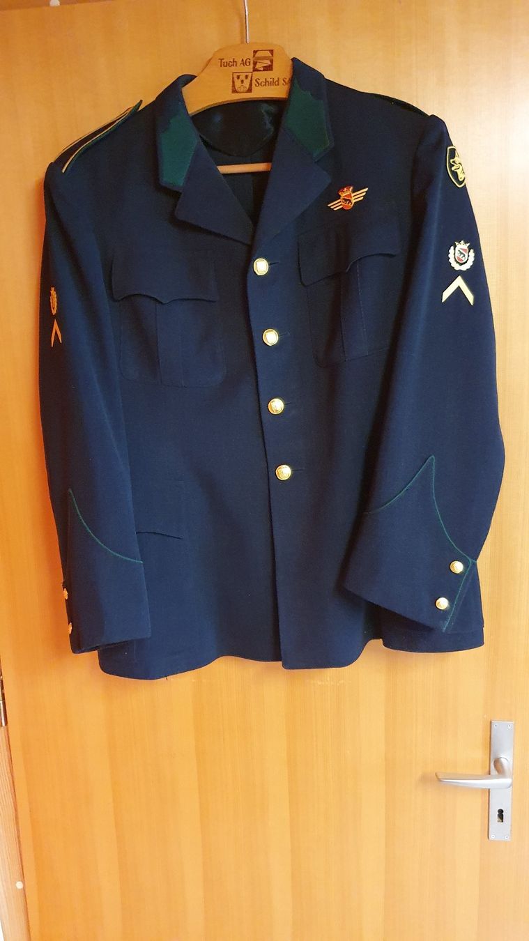 Uniformi: Berner Polizeiuniform aus den 60er Jahren – Usato da Richigen venduto da Auerhahn11 3
