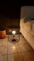 Nachttisch mit integrierter Lampe