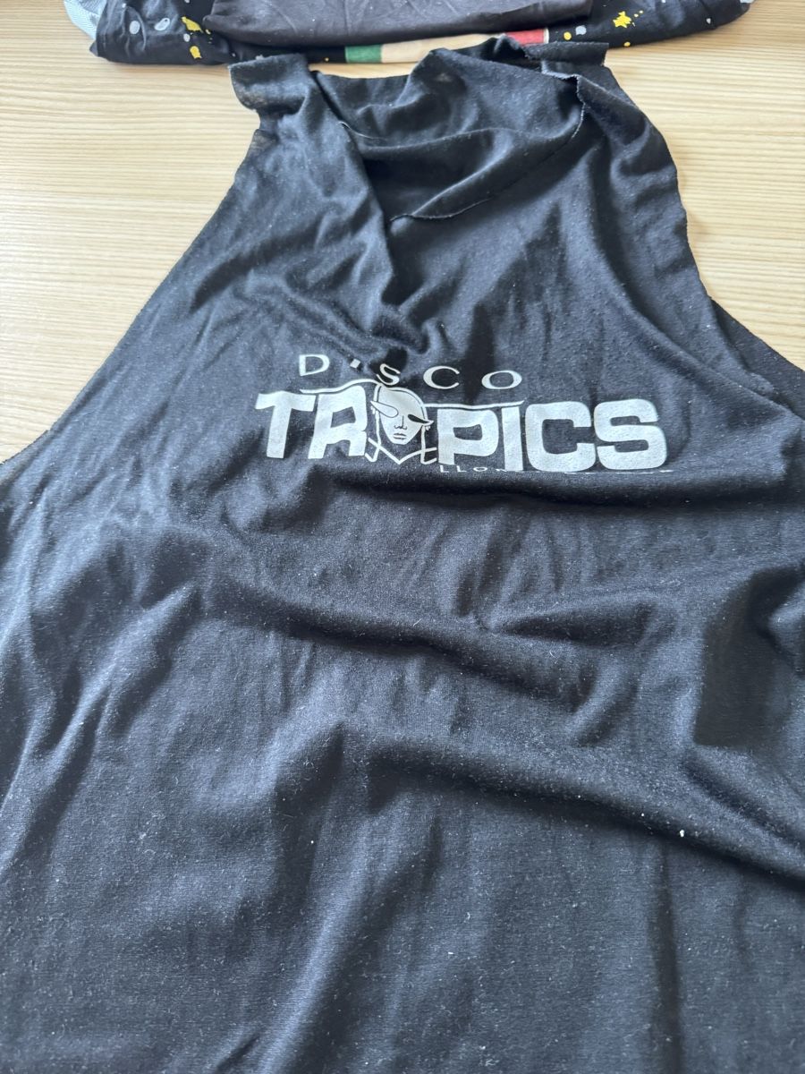 T-shirt: Lot 4 habits Taille L Doryan  – Usato da Veyrier venduto da kimedovapa 3