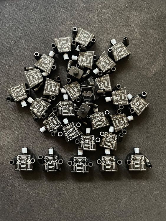 30 Lego Oberkörper Police - Crook Snake Rattler (Gebraucht) in ...