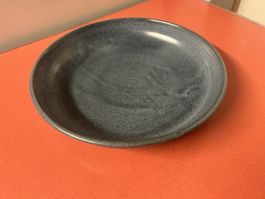 Grosse Platte blau glasiert Durchmesser 32 cm. guter Zustand