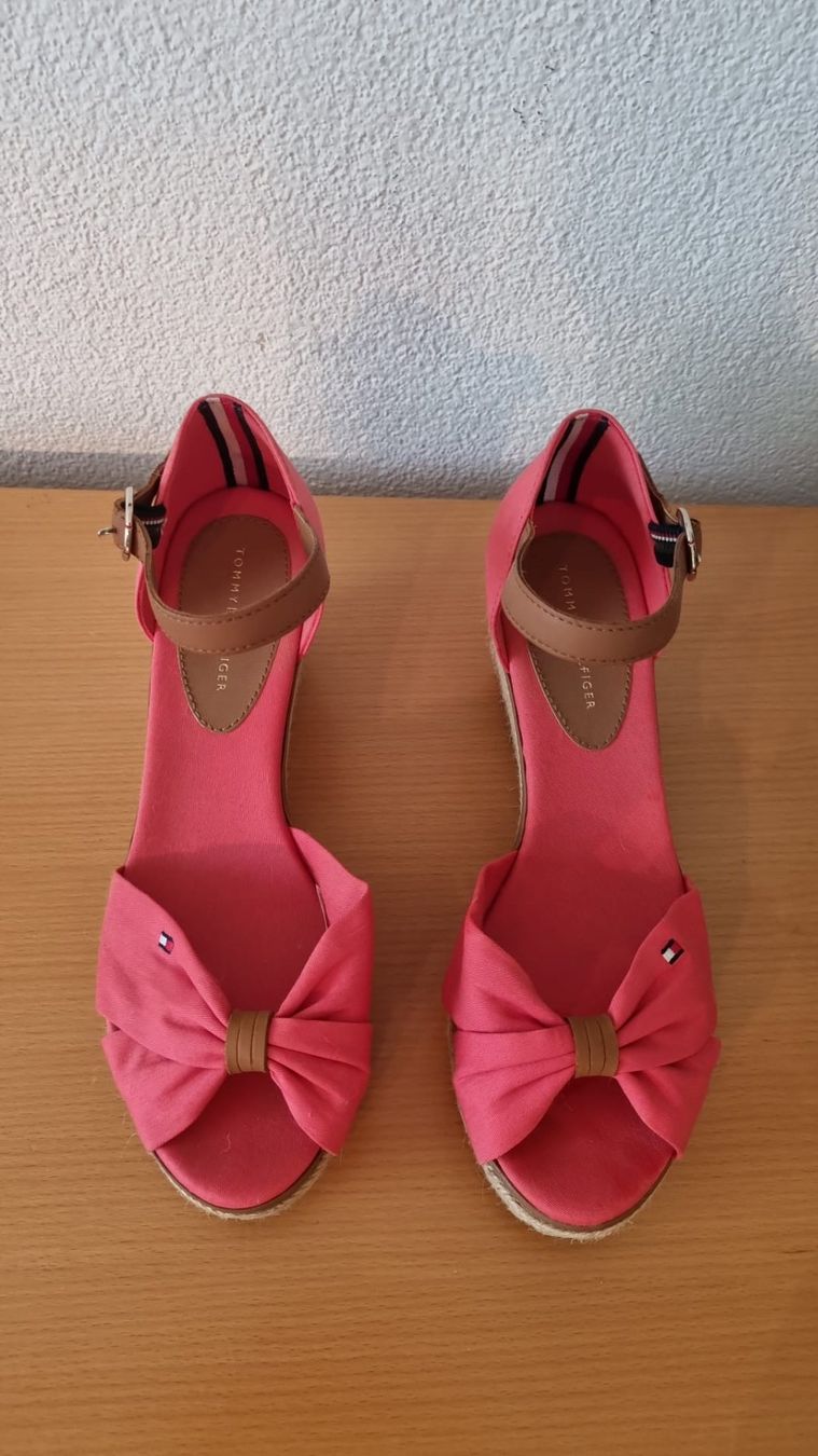 Tommy Hilfiger Scarpe da donna: Sandali Tommy Hilfiger no 38 – Usato da Cadenazzo venduto da man_9hnd