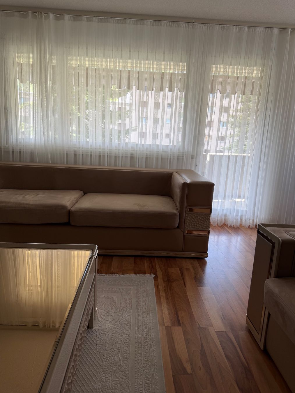 Sofas: Sofa + Tisch – D'occasion à Oftringen par sil_bzb9 5