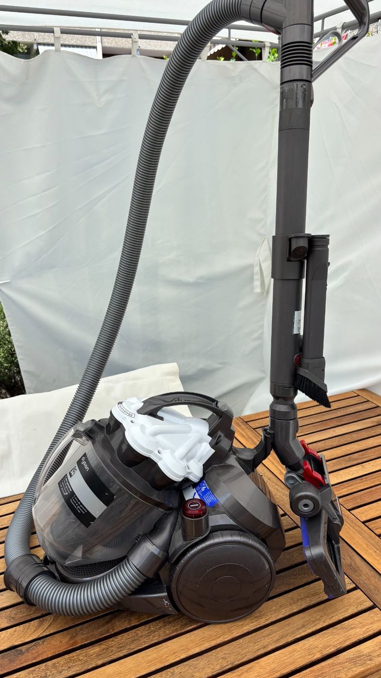 Dyson Aspirateurs & Accessoires: Dyson Staubsauger DC 29 - HEPA Filter – D'occasion à Rheinfelden par sabine0101
