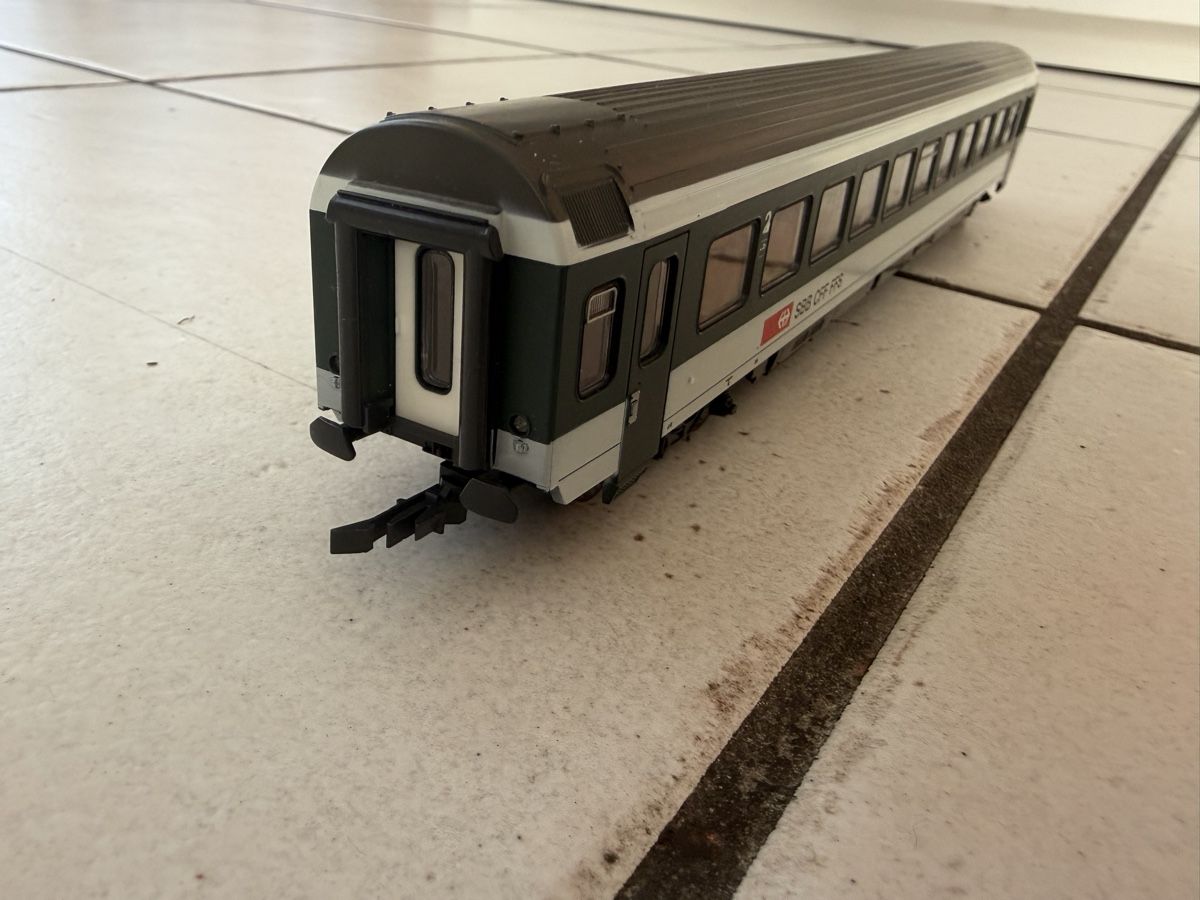 Roco Modelleisenbahnen: Roco icn 2kl. Wagon grün – Gebraucht aus Leissigen von AAA765 3