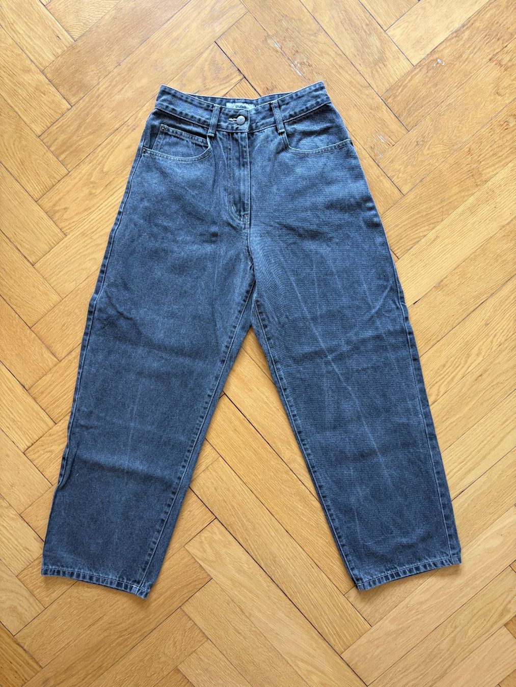 Jeans: GREY "BARREL" DENIM by Studio TomBoy – Usato da Zürich venduto da Ankawhi
