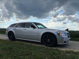 Dodge Magnum RT V8 HEMI 4x4