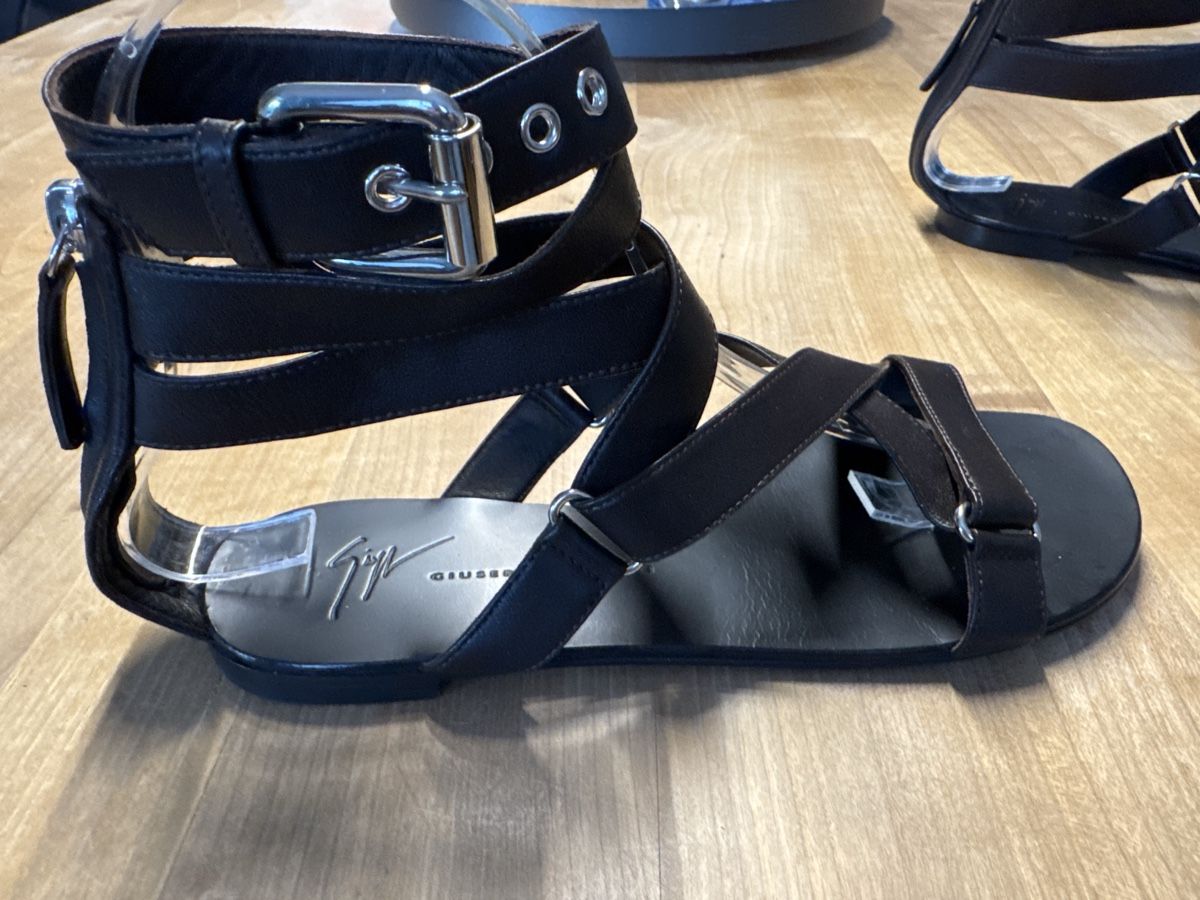 Zanotti Scarpe da donna: Giuseppe Zanotti Brown Leather Sandals 37 – Nuovo (secondo la descrizione) da Fällanden venduto da emilyeheim 1