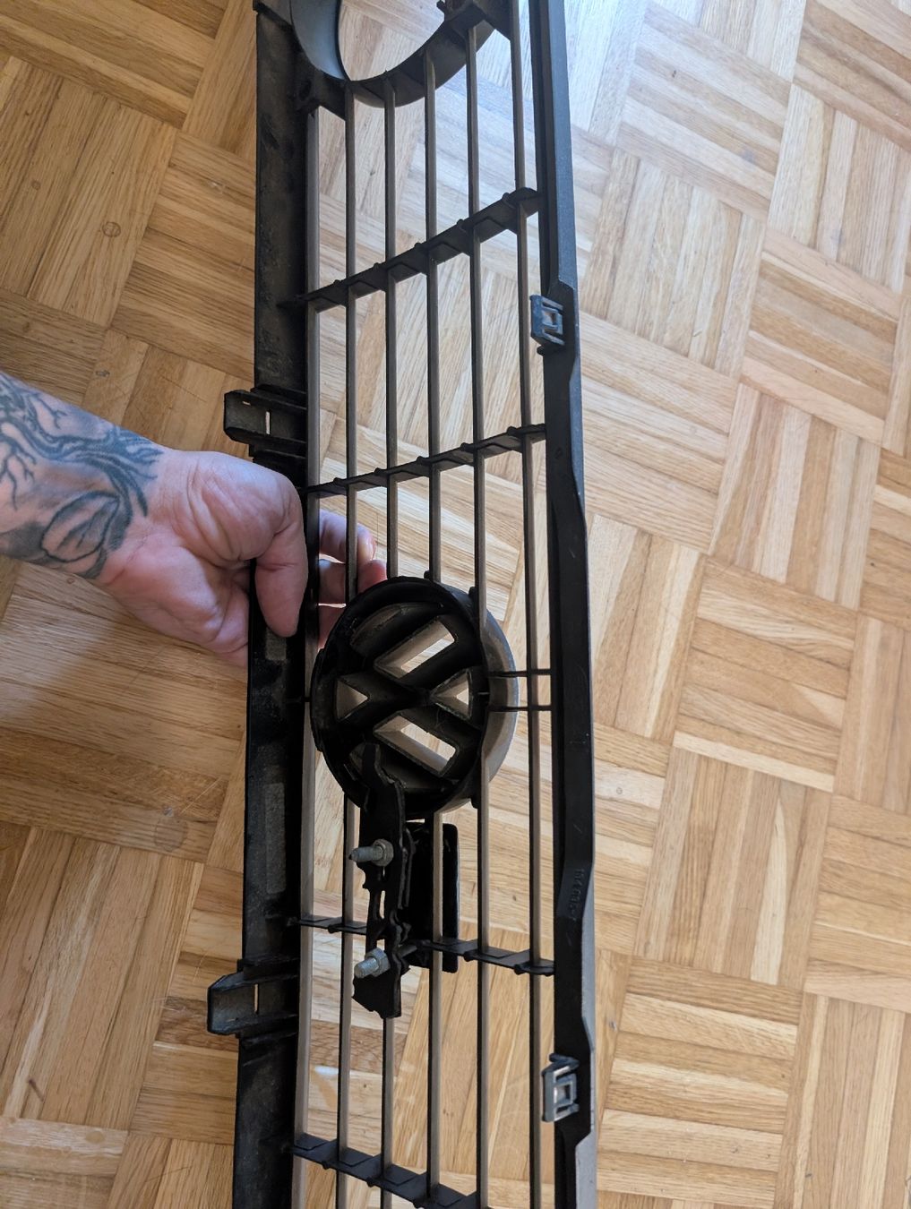VW Alle Autoersatzteile: Kühlergrill VW Golf 1/Cabrio – Gebraucht aus Langenthal von AluX_Classic_Cars 2
