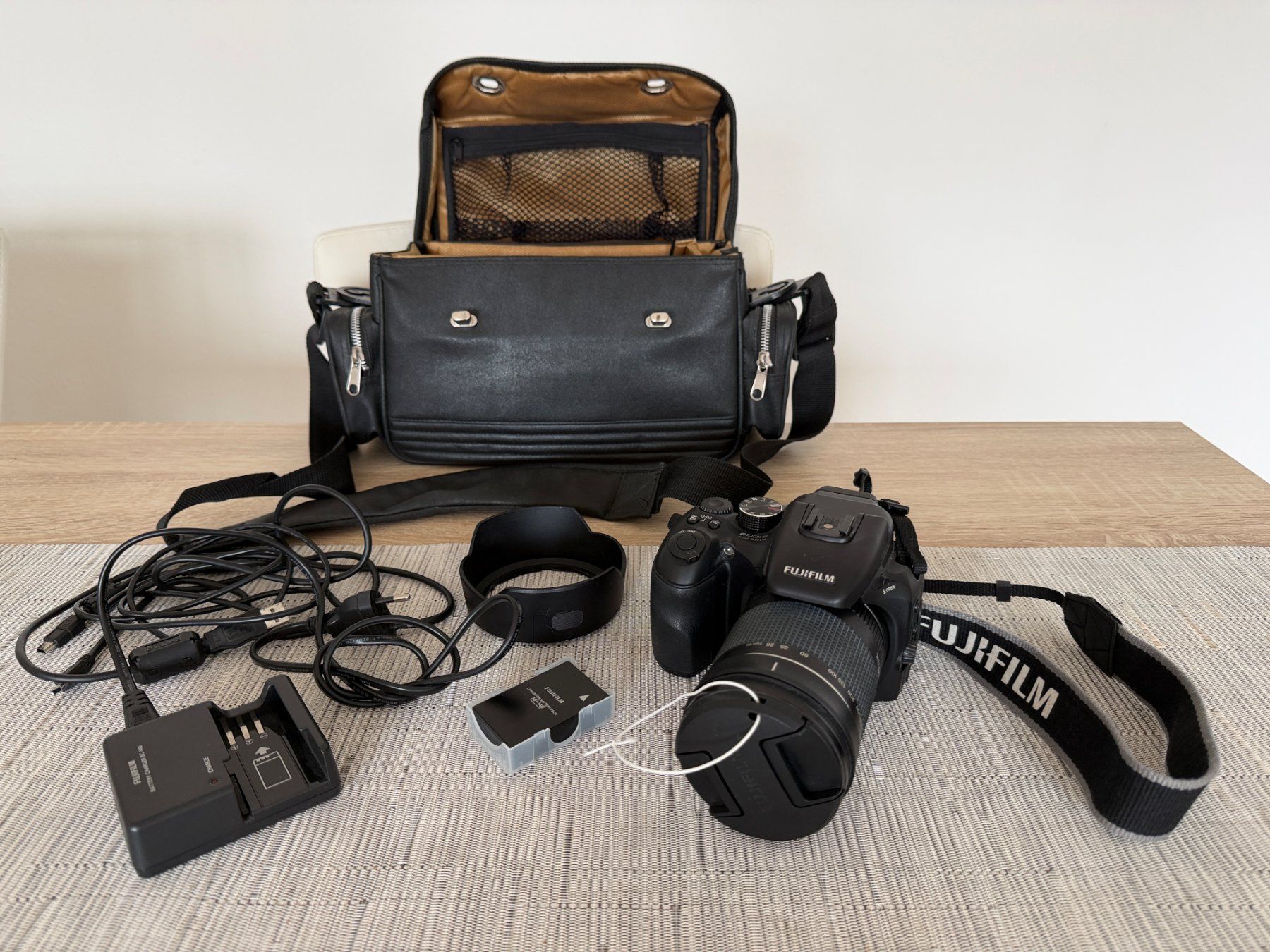 Fujifilm Fotocamera: Digital Kamera Fujifilm Finepix S100 FS – Usato da Kloten venduto da Racy05