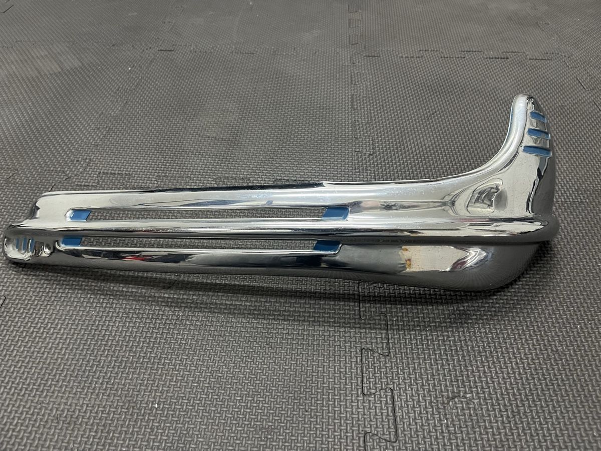 Vespa Tutti pezzi di ricambio per scooter: Vespa Faro Basso Backenschmuck – Nuovo (secondo la descrizione) da Thun venduto da Cpia 2