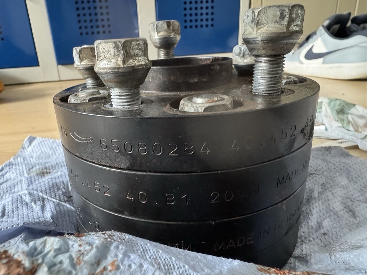Tutti pezzi di ricambio auto: Spurplatten 20mm 5x100 4 Stück – Usato da Mels venduto da gun_9r5w 2
