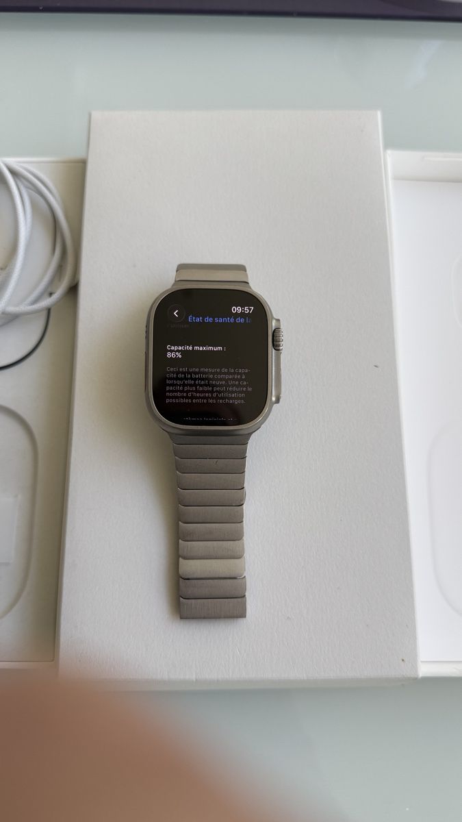 Apple Smartwatch: Apple Watch Ultra 2 plus 2 bracelets – Usato da Epalinges venduto da labozor 1