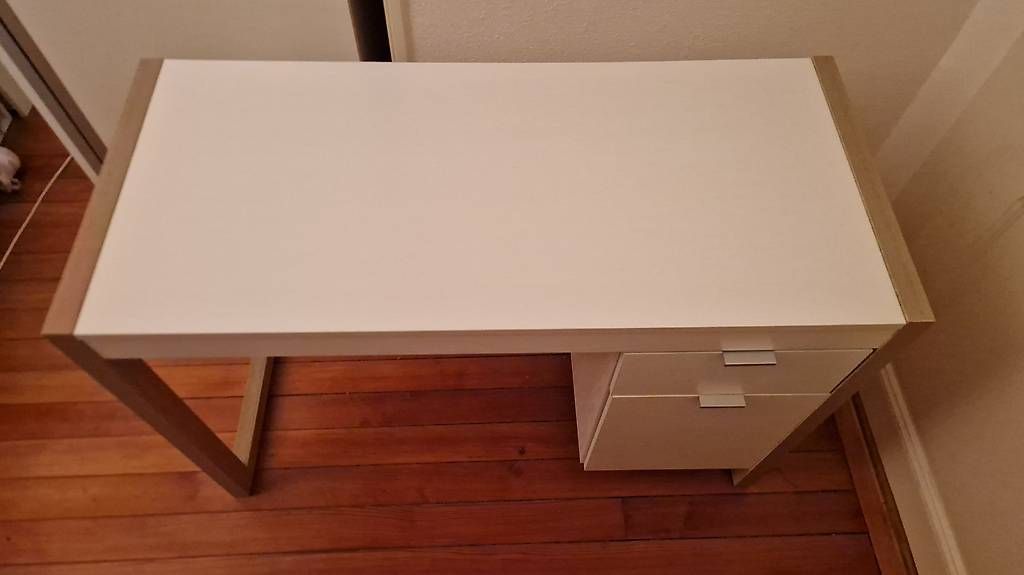Bureaux: Bureau – D'occasion à PULLY par BRUNOMDP 1