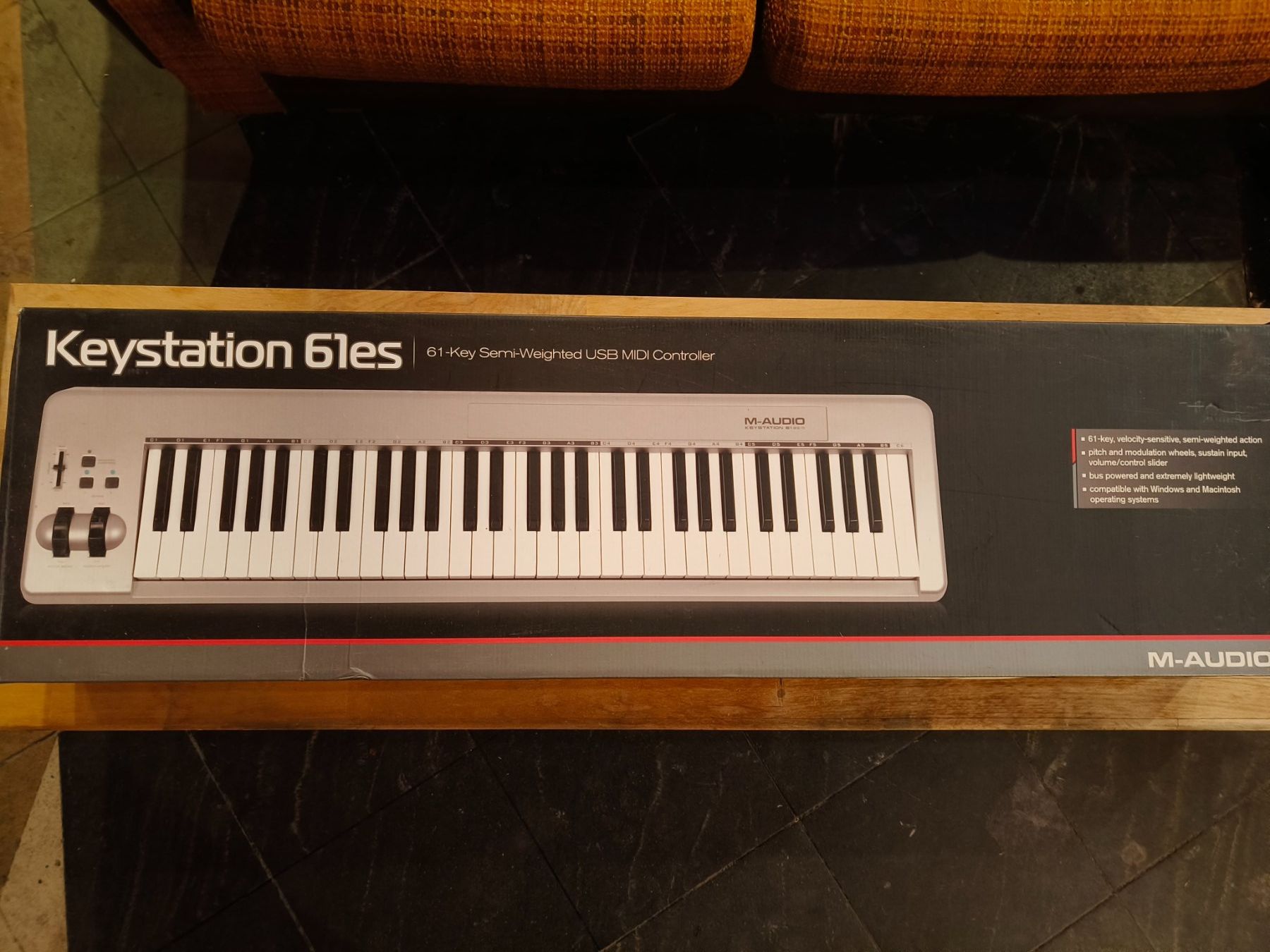 M-Audio Strumenti musicali: M-Audio Keystation 61 Semi-Weighted MIDI Controller Keyboard – Usato da Fribourg venduto da Kazanthul