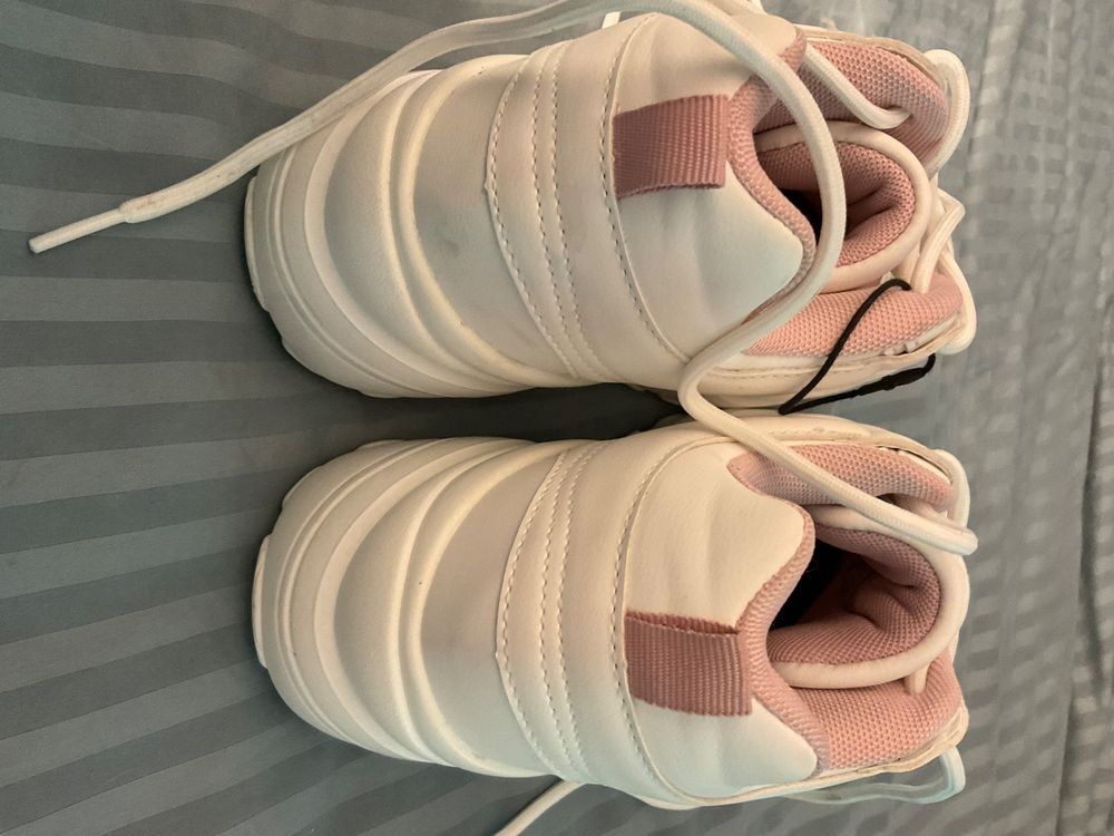 Bershka Scarpe da donna: BERSHKA platform sneakers gr39 – Usato da Regensdorf venduto da amb_n5n7 3