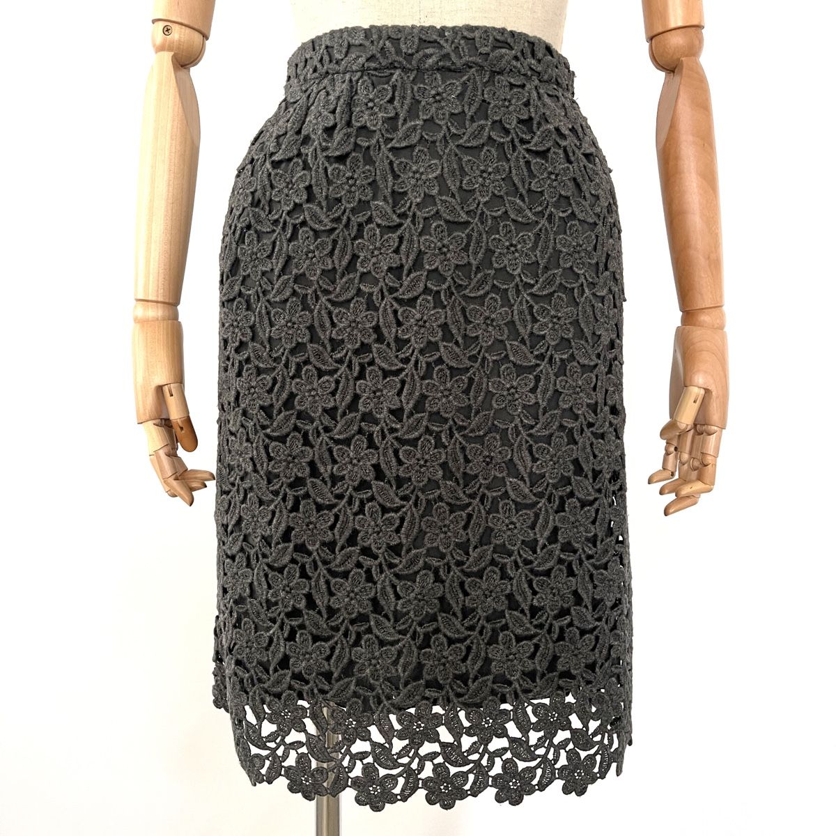 Dolce & Gabbana Gonne: DOLCE & GABBANA Wool Skirt – Nuovo (secondo la descrizione) da Emmen venduto da Avviivva_Com2023
