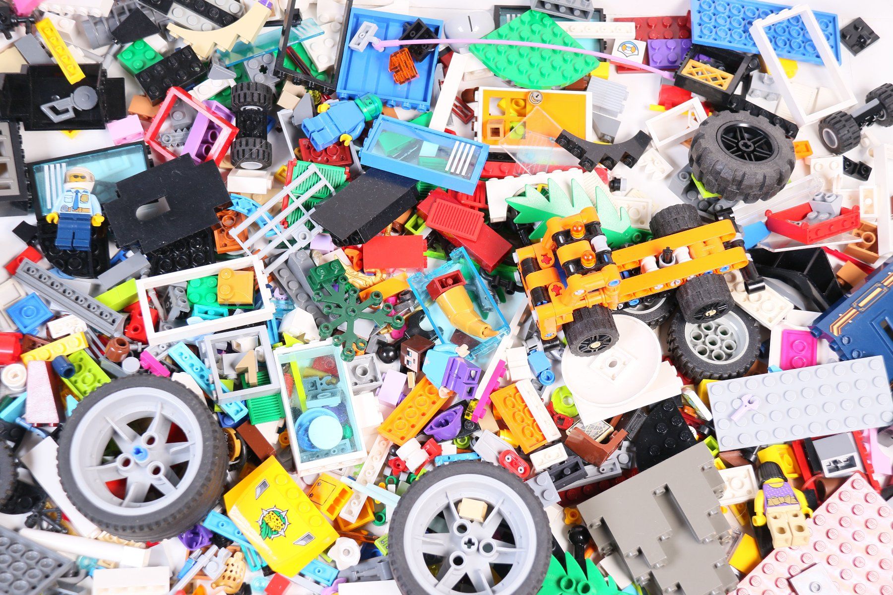 Lego Kit di costruzioni: 1.5 kg. Legoteile mit Minifiguren – Usato da Hettlingen venduto da Scholi99 2