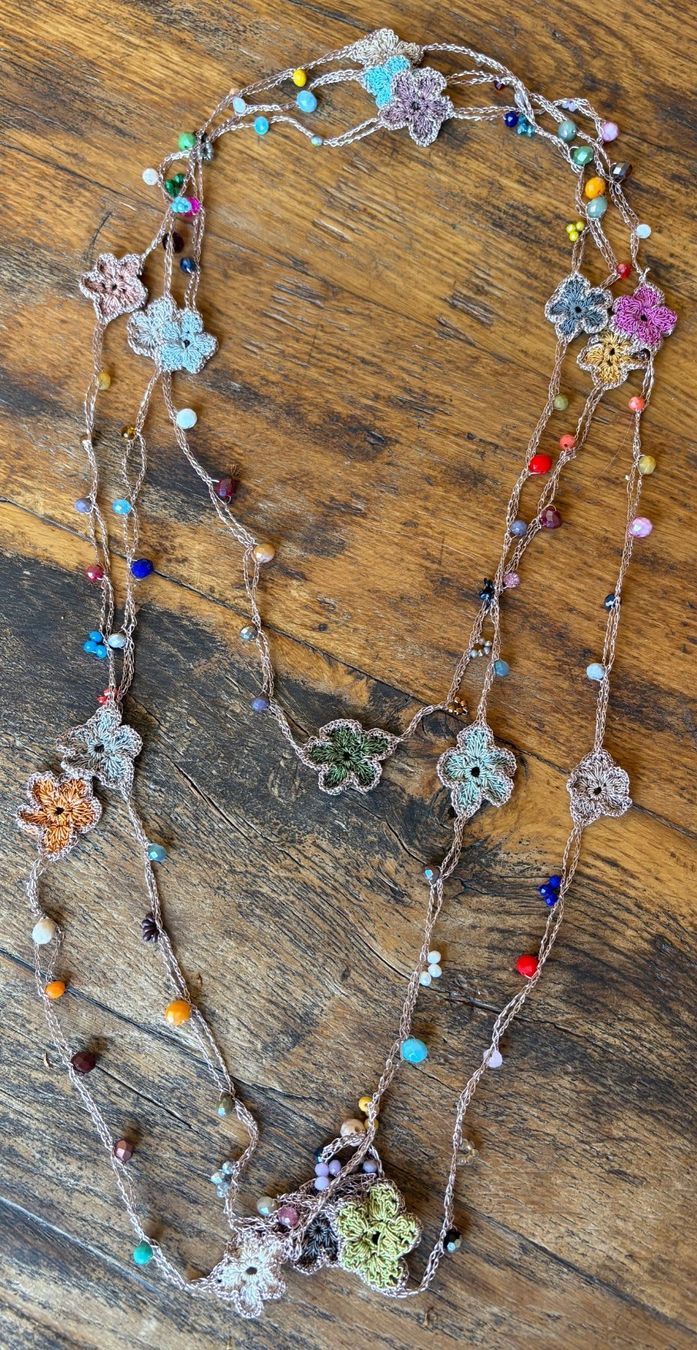 Colliers: COLLIER "FLEURS" HANDMADE!! MULTICOLOR – Neuf avec emballage d'origine à Locarno par NicoNion 1