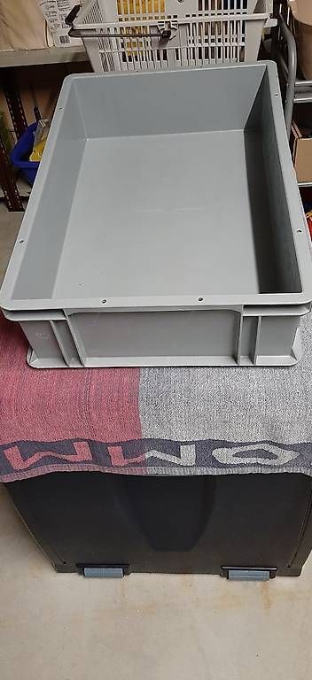 Contenitori & Simili: Kunststoffkisten – Usato da Lupfig venduto da Franzil
