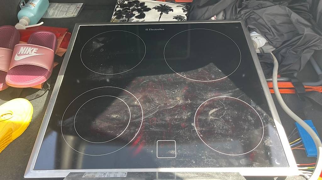 Cuisinières: Plaque vitrocéramique Electrolux ERGL4ESP  Comme neuve – D'occasion à Couvet par cos_m962 1