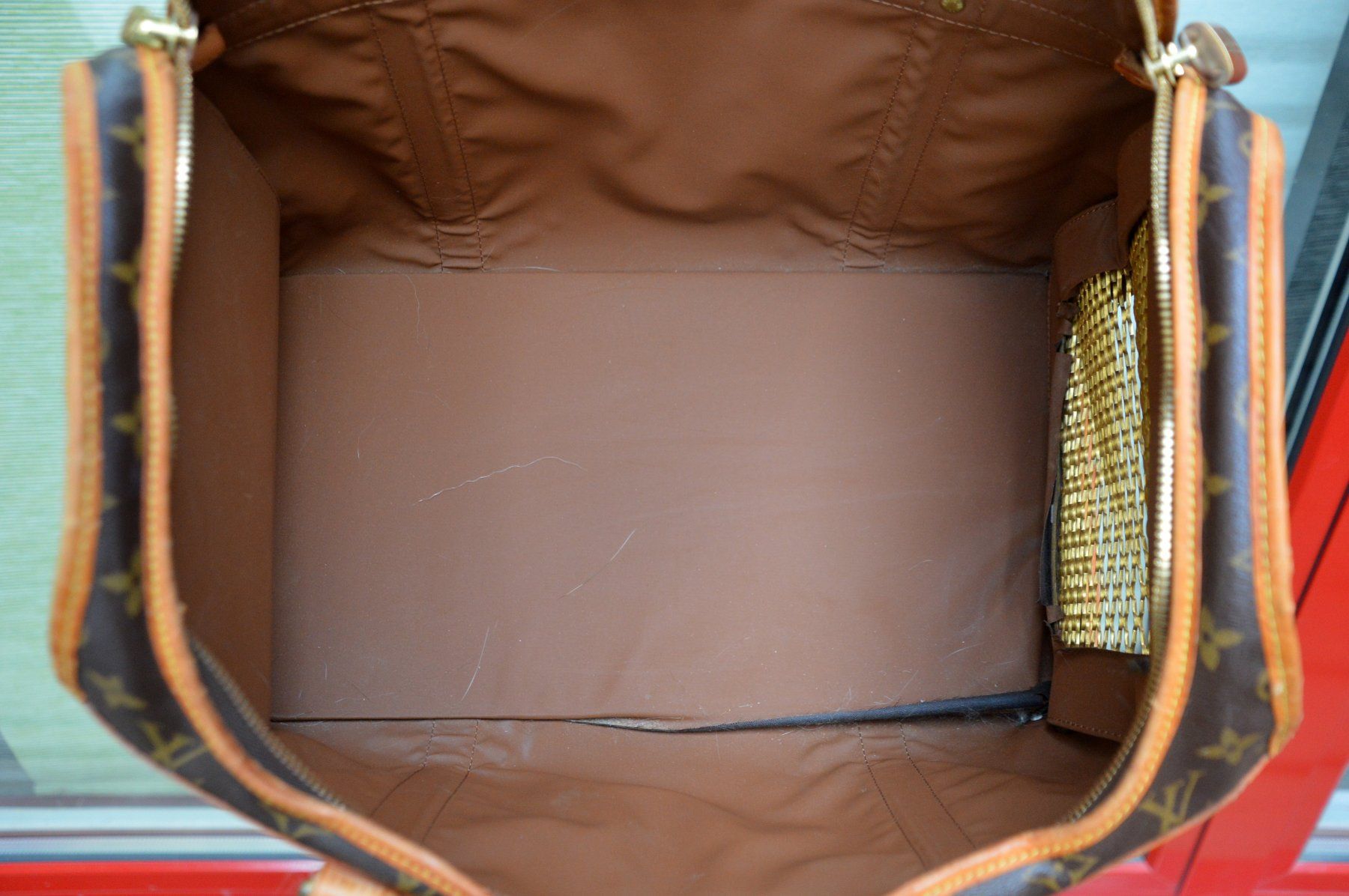 Cucce & Letti: Louis Vuitton Pet Bag 40 – Usato da Collonges venduto da Auganien 4