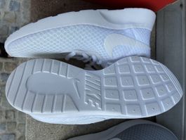 Nike Tanjun Damenschuhe Weiss Grösse 36.5 neu