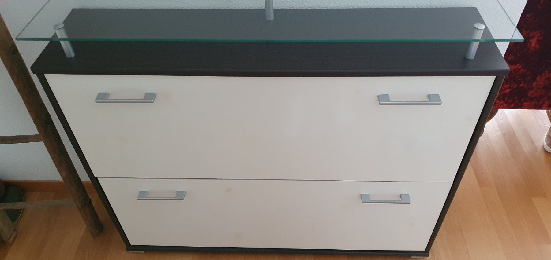 Scaffali: Schuhschrank mit Glasplatte, 2 Schubladen – Usato da Kehrsatz venduto da W.Aldo 2