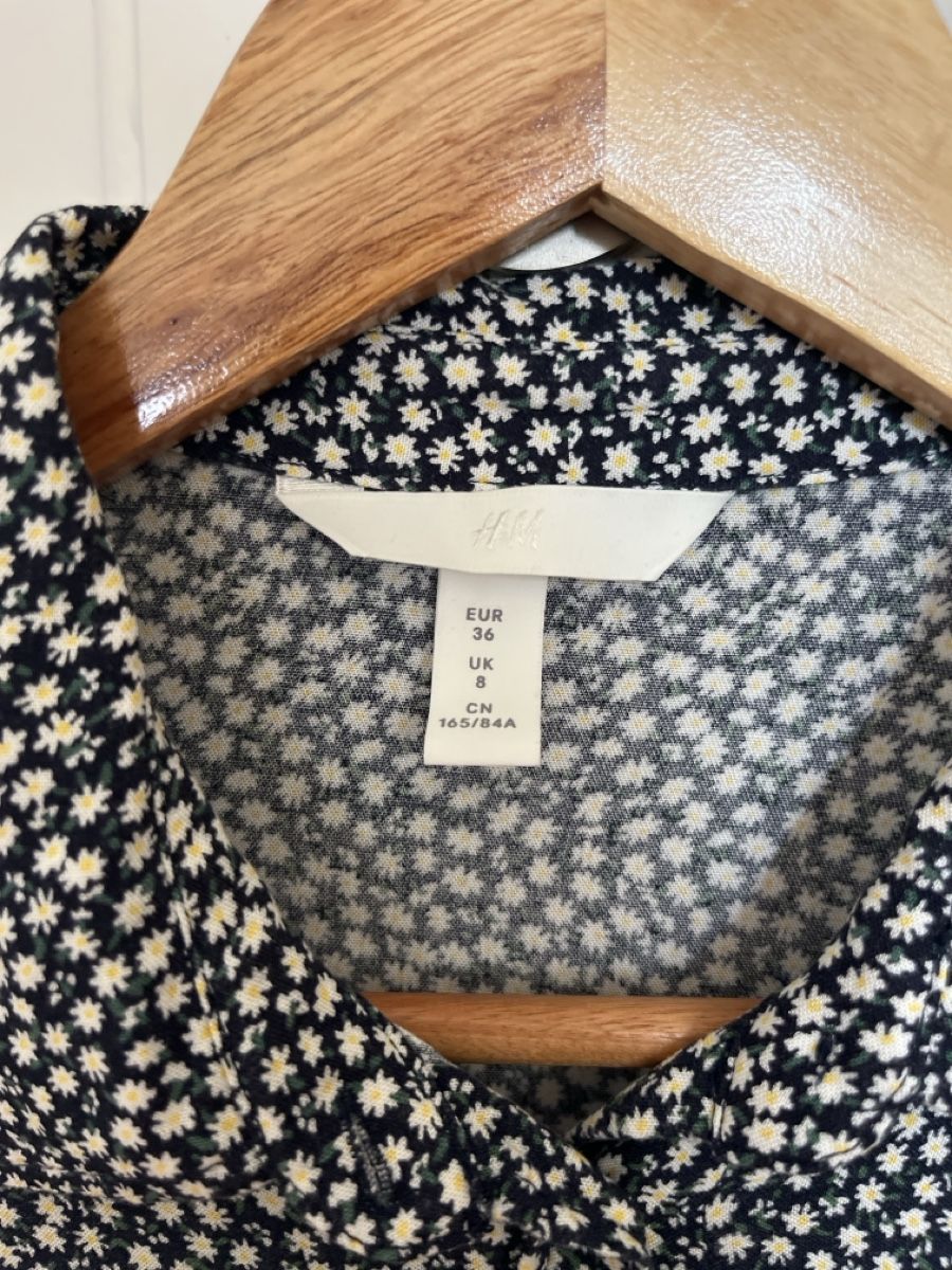 H&M Camicette: Süsse Blumen-Crop-Bluse, Gr. 36 – Usato da Zürich venduto da Samichlaaus 1