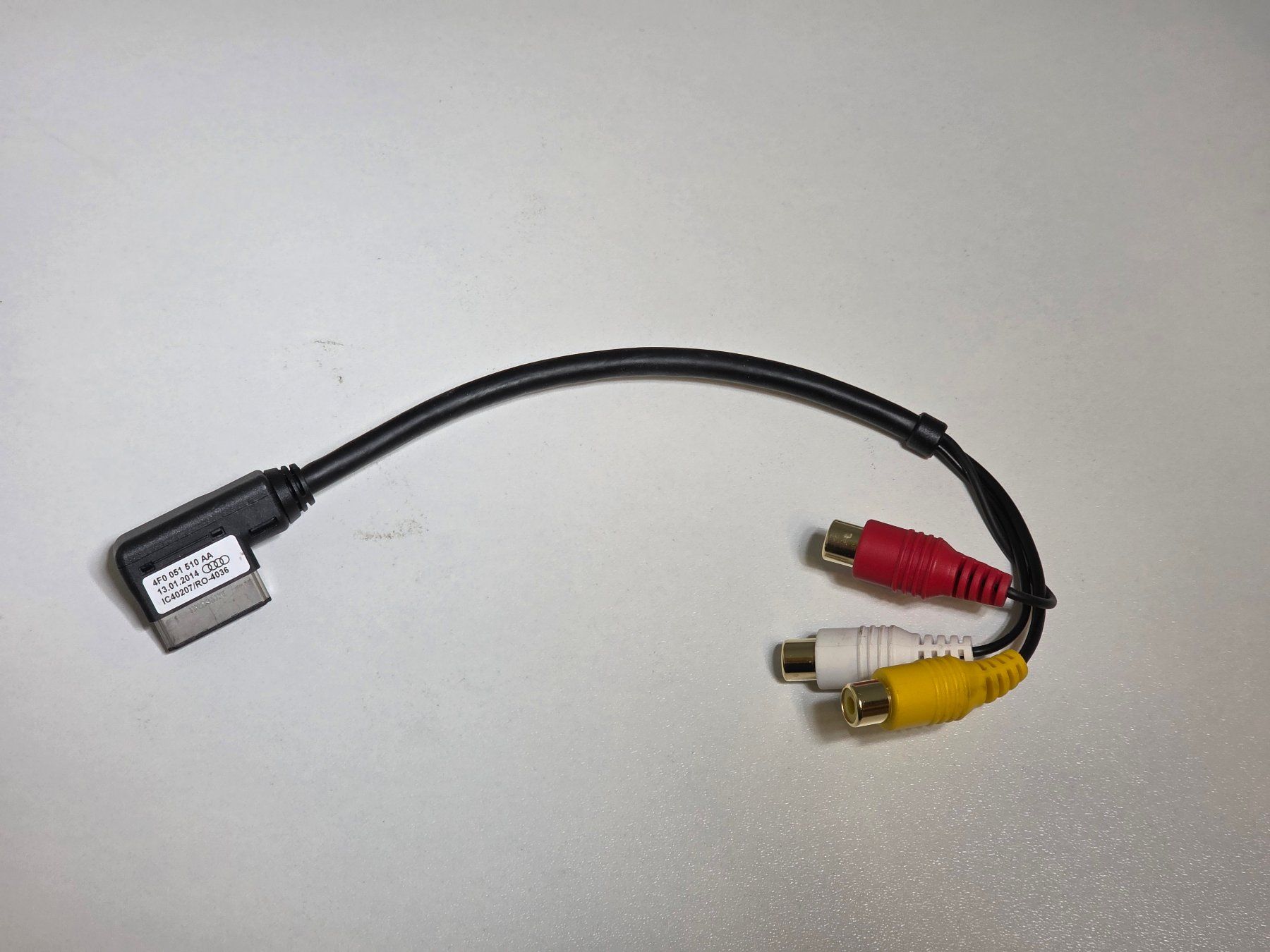 Audi Tutti pezzi di ricambio auto: Audi A3 8V Multimedia Adapterkabel - Top Zustand! – Usato da Zürich venduto da H.Orion