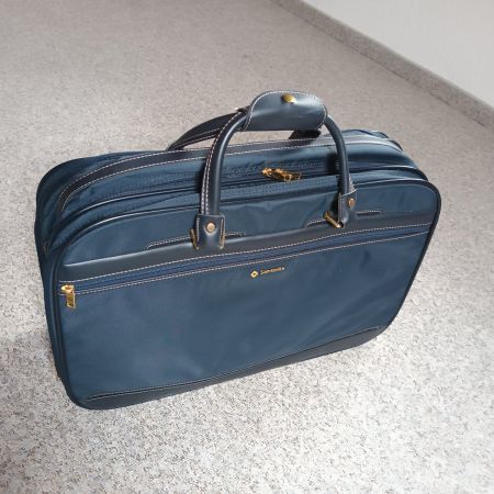 Neuwertige, praktische Reisetasche von Samsonite dunkelblau