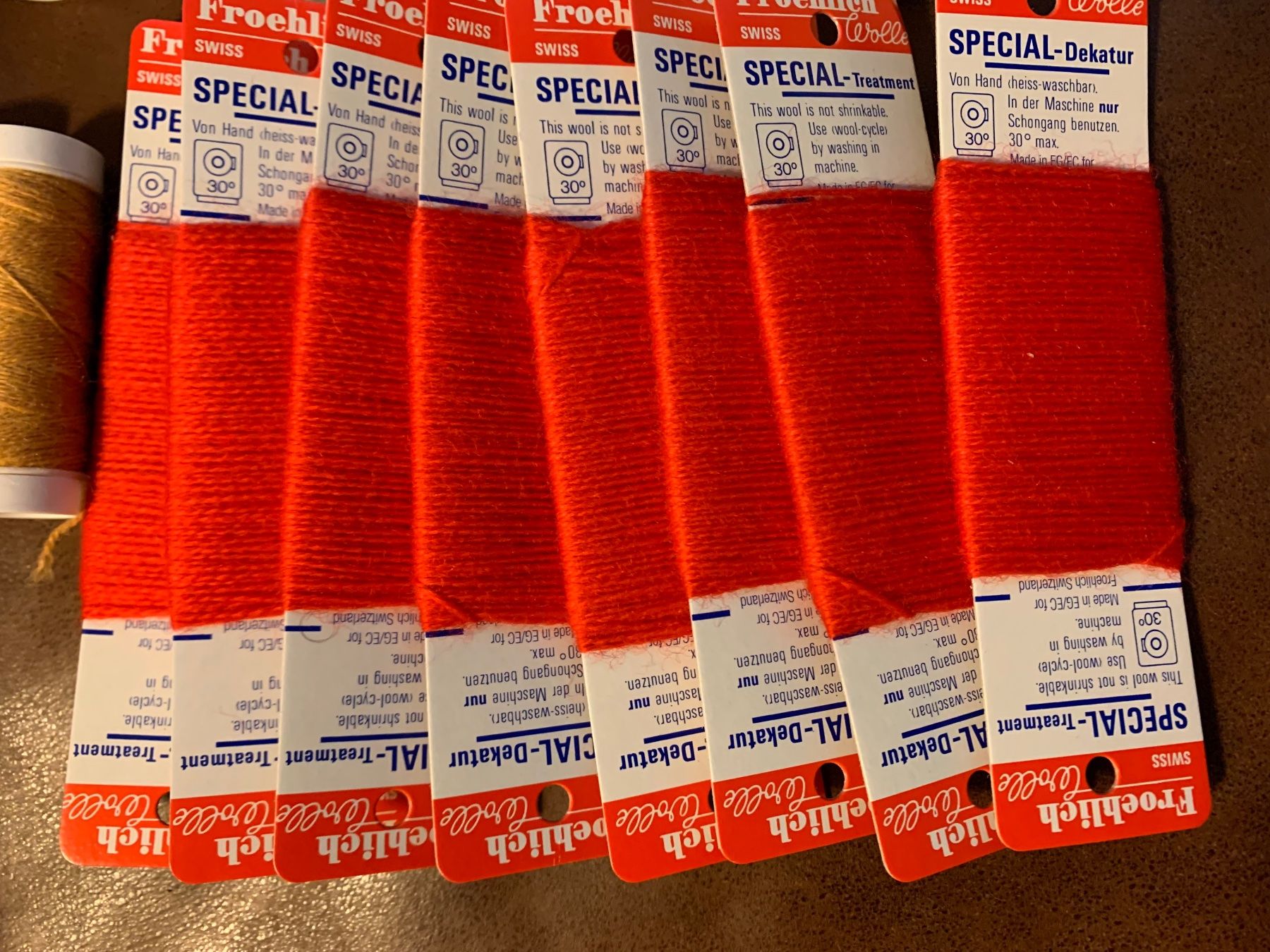 Wolle: 25 Fächtli, Beigarn, Wolle, schwarz, rot, blau, gelb – Neu (gemäss Beschreibung) aus Kloten von petrol5555 4